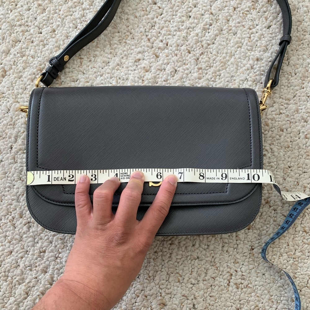 Salvatore Ferragamo shoulder/crossbody handbag. - Picture 4 of 8